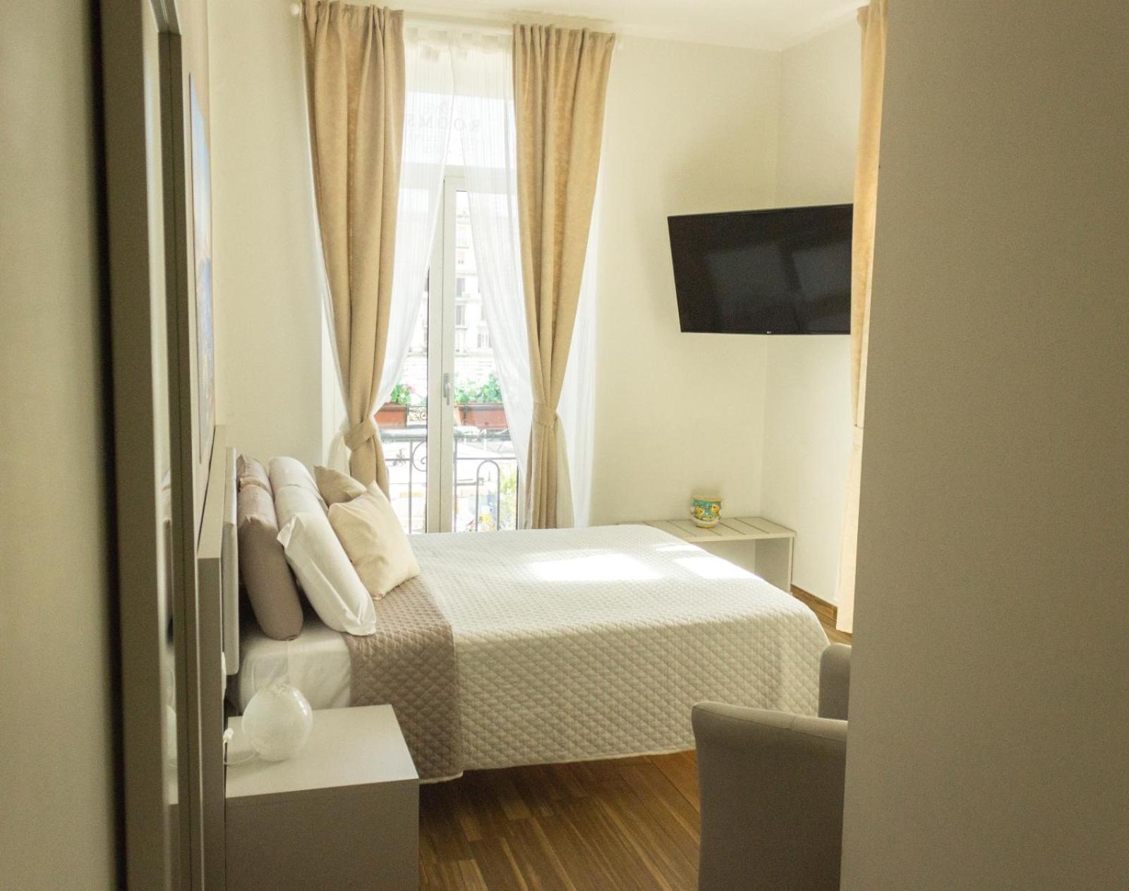 Rooms Stazione Centrale Napoli Oda fotoğraf